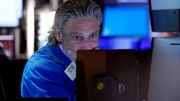 Asian markets are being watched closely around the world (here a US trader on Wall Street). (Bild: APA/AP)