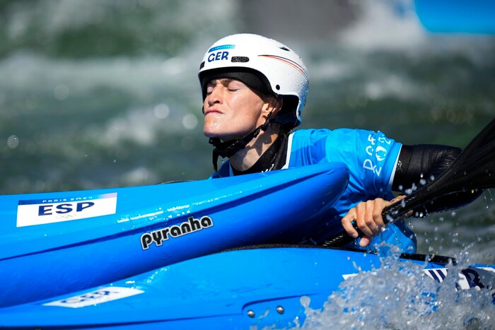 Ricarda Funkt got the boat in her face.
