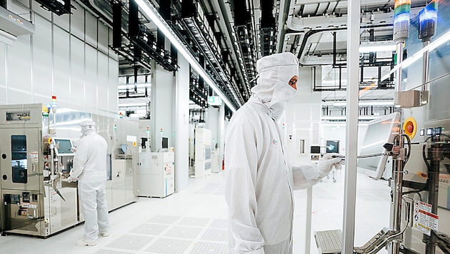 Production hall at the Infineon plant in Villach (Bild: APA/INFINEON AUSTRIA)