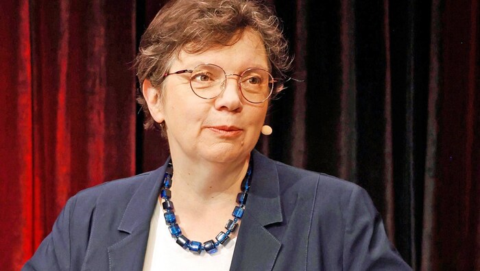 Börsenexpertin Monika Rosen sieht keinen Crash, geht aber mit der US-Notenbank hart ins Gericht.
