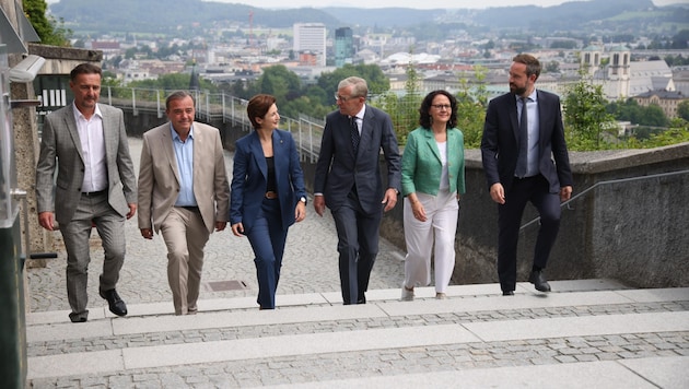 Alle Salzburger Politiker erhalten im kommenden Jahr eine Erhöhung ihrer Gehälter von rund 4,6 Prozent. Bis zum Ende der Legislaturperiode entstehen nur alleine durch die Erhöhung der Landespolitiker Mehrkosten von einer Million Euro. (Bild: Tröster Andreas)