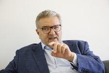 Wiens Stadtrat Peter Hacker (SPÖ) regt auch in Teil 2 des großen „Krone“-Interviews weiter auf. (Bild: Groh Klemens/klemens groh)