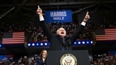 Kamala Harris´ „Running Mate“: Tim Walz (Bild: AFP/AFP or licensors)