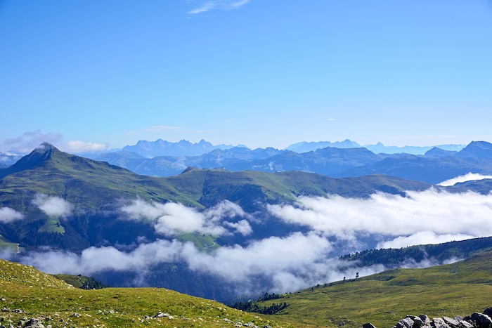 Ob für sportliche Bergsteiger oder Familien: Die Natur im Nationalpark Hohe Tauern erlebtman ambesten bei ausgedehntenWanderungen.