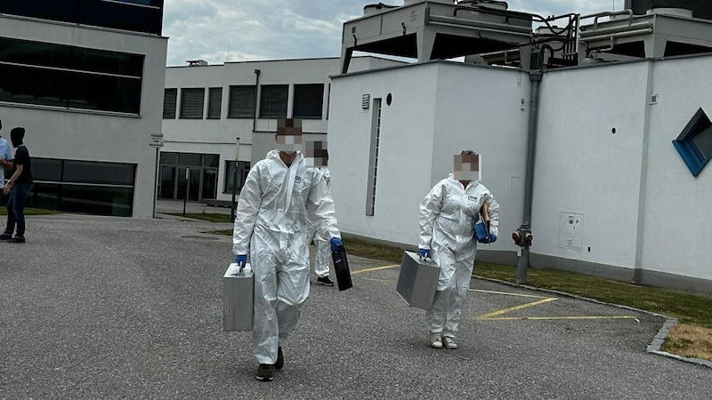 For security reasons, a part of Ternitz was cordoned off and evacuated around the time of the arrest. (Bild: Seebacher Doris/Krone KREATIV)