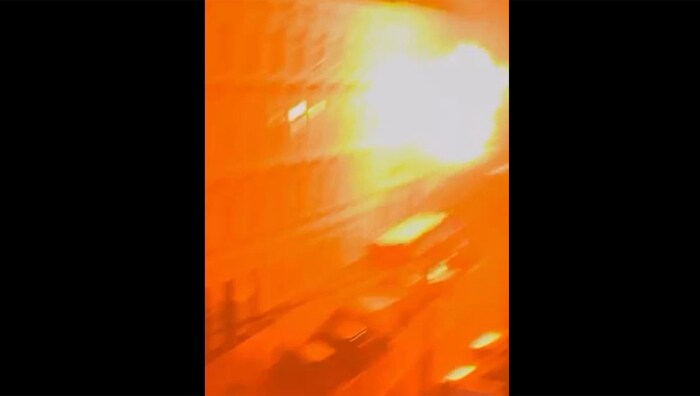 Der Bereich wurde von einer heftigen Explosion erschüttert.