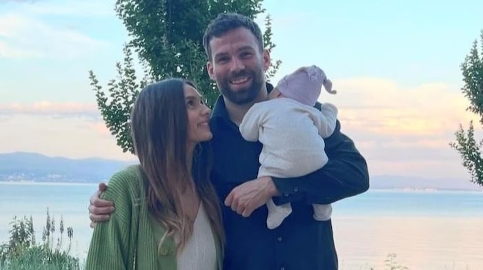 Peter Schneider (re., mit Lena und Lotta) hat seinen Urlaub noch nicht vergessen.