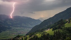 Für den Westen Österreichs sind am Mittwoch heftige Unwetter angesagt. (Bild: stock.adobe.com/Menno van der Haven)