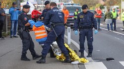 Ausgeklebt! Auch in Oberösterreich waren die Klimakleber aktiv, doch nun hat sich die Letzte ...