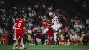 Sammy Baidoo zeigte seine Kopfballstärke im Duell mit den Niederländern. (Bild: Andreas Schaad - FC Red Bull Sal)