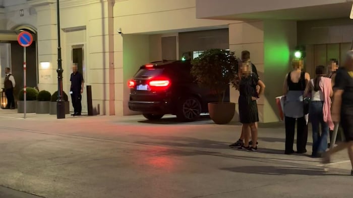 Vor dem Rosewood-Hotel hatten auch einige Fans auf die Ankunft ihres Idols gewartet.