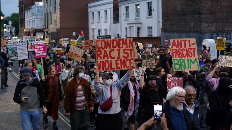 Demonstration on Wednesday evening (Bild: AP/PA Wire)