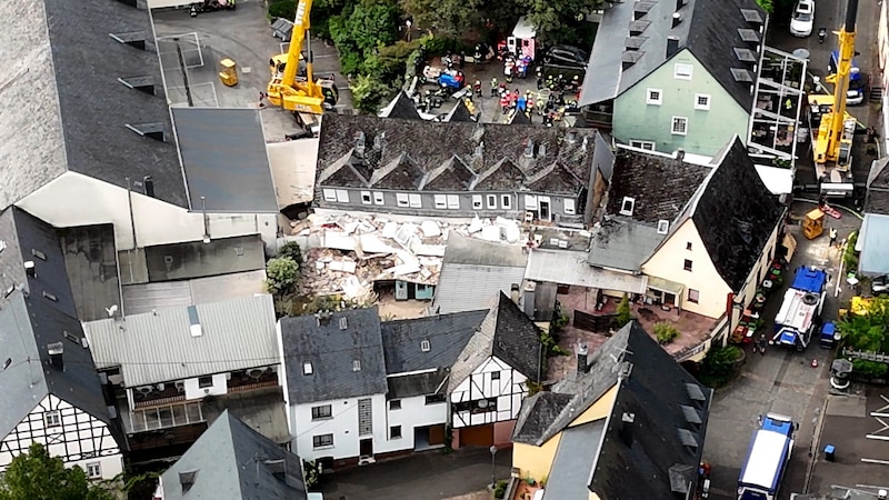 The collapsed part from above (Bild: AFP/APA/NonStopNews)