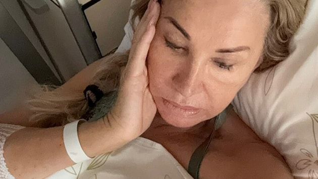 Carmen Geiss contacted her fans from hospital. She has to be treated for pancreatitis at the Barmherzige Brüder hospital in Vienna. (Bild: instagram.com/carmengeiss)