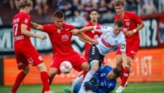 Mit vereinten Kräften holte Kapfenberg um Goalie Richard Strebinger beim Start drei Punkte. (Bild: GEPA pictures)