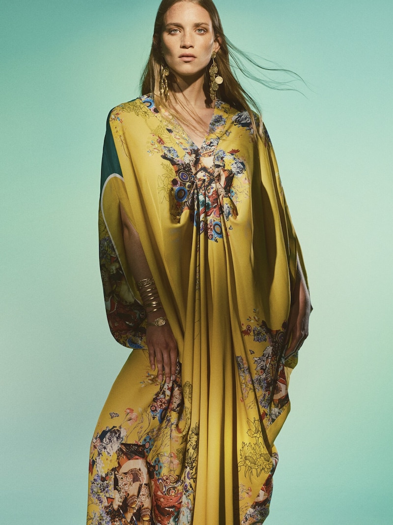 The great pieces by Anamika Khanna will be available at H&amp;M from September. (Bild: H&M)