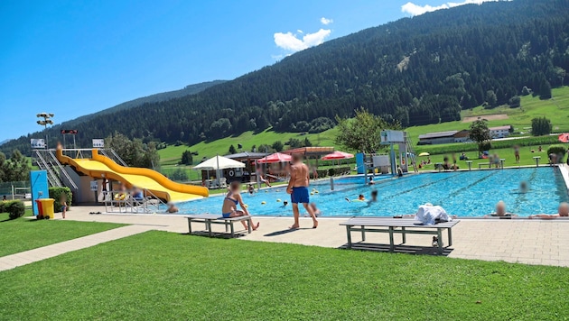 Everyone should be able to swim. And it's never too late to learn, as a 60-year-old Tyrolean woman tells us. (symbolic image) (Bild: Johanna Birbaumer/Krone KREATIV)