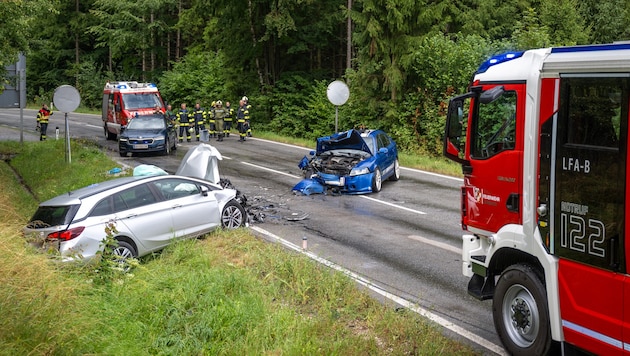 The cars were completely destroyed. (Bild: Werner Kerschbaummayr/Martin Gaisbauer)