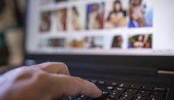 Die Polizei hat Ermittlungen gegen die Seite aufgenommen. (Symbolbild)