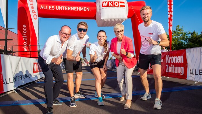 Upper Austrian Chamber of Commerce President Doris Hummer (2nd from right) and Director Gerald ...