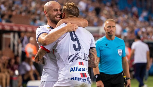 Lukas Grgic (l.) extended Guido Burgstaller's (r.) shot into the home side's goal. (Bild: GEPA/GEPA pictures)