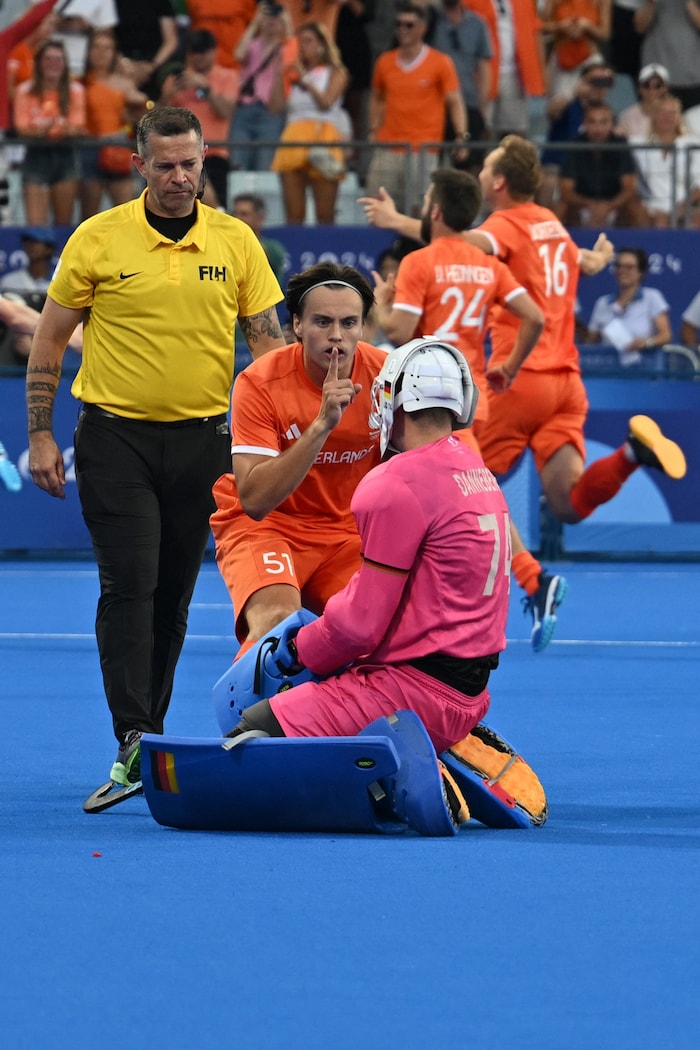 Exciting scene: Duco Telgenkamp provokes Jean-Paul Danneberg.