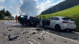Die Rickenstraße  glich nach dem Unfall einem Trümmerfeld.