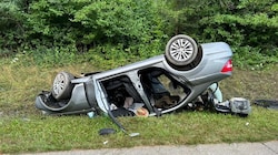 Ein schwerer Verkehrsunfall forderte drei Verletzte.  (Bild: FF Feistritz)