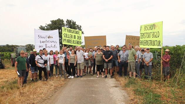 The big demonstration in St. Margarethen will be followed by an even bigger one. (Bild: Christoph Miehl)