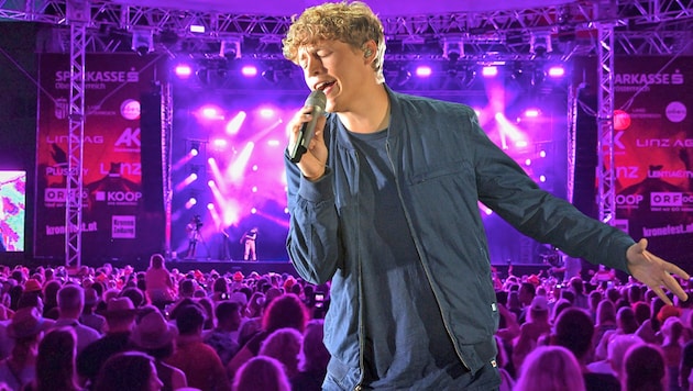 His name stands for hits, melancholy and dance numbers: Tim Bendzko will be demonstrating his versatility at the "Krone" festival in Linz. (Bild: Krone KREATIV/picturedesk.com, Markus Wenzel)