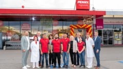 Das Team von Penny Wien Donaustadt freut sich über den wieder eröffneten Markt. (Bild: Robert HARSON)