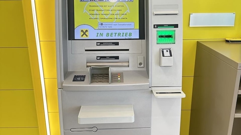 Until the end of 2028, the cash supply is secured by the existing ATMs in the affected municipalities. (Bild: Schulter Christian)