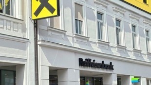 Mit dem Ausbau der Zentrale in Oberwart schließt die Raiffeisenbezirksbank Oberwart vier ...