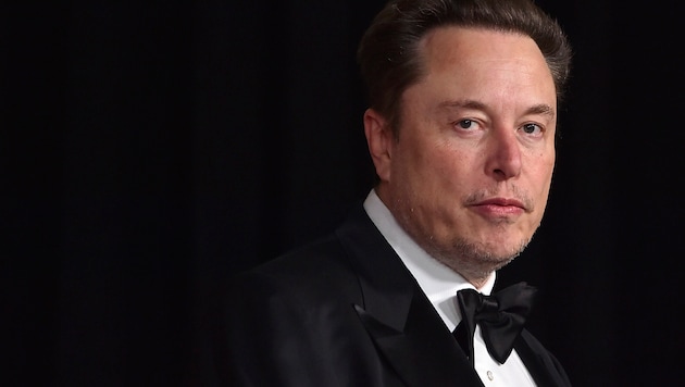 Musk ist ein Unterstützer des rechtsgerichteten, früheren US-Präsidenten und erneuten republikanischen Präsidentschaftskandidaten Donald Trump. Der Multimilliardär hat auf X (vormals Twitter) mehr als 193 Millionen Follower. (Bild: APA/Jordan Strauss/Invision/AP)