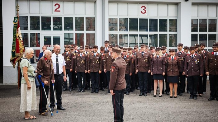 At the surprise celebration on Thursday in the Braunau fire station, Willi Wagner's comrades ...