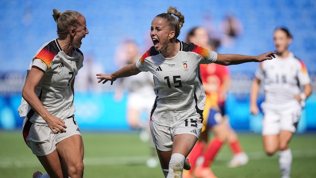 Deutschlands Fußballerinnen holten Olympia-Bronze. (Bild: AP ( via APA) Austria Presse Agentur/ASSOCIATED PRESS)