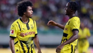 Jamie Bynoe-Gittens (r.) mit Karim Adeyemi