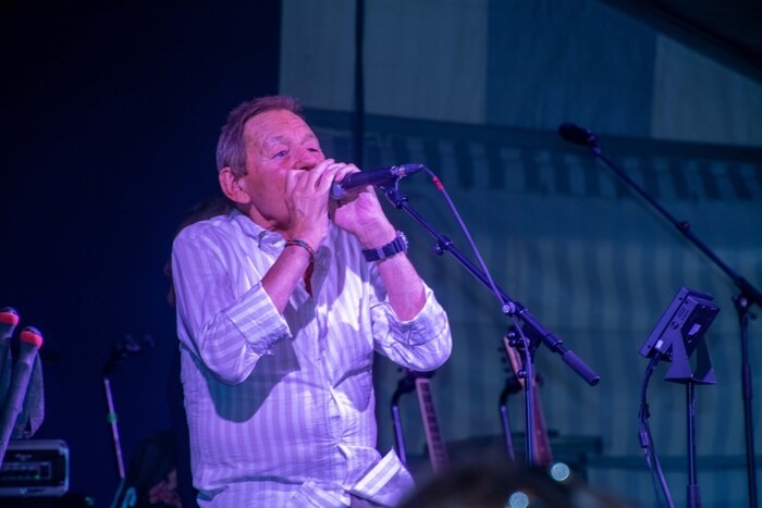 Wolfgang Ambros impressed both at the sound check and during the concert. Incidentally, he ...