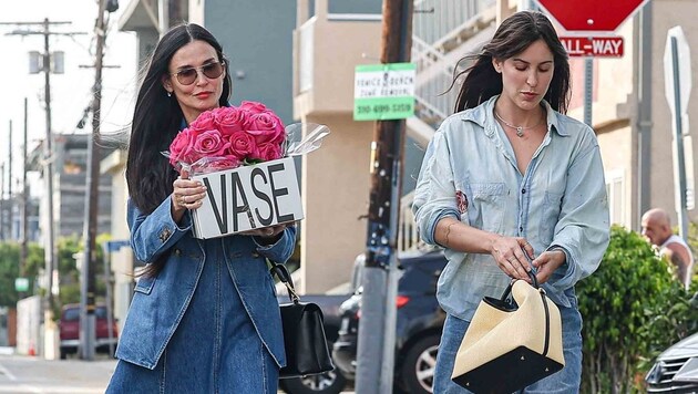 Demi Moore and Scout Willis also love the denim trend (Bild: Photo Press Service)