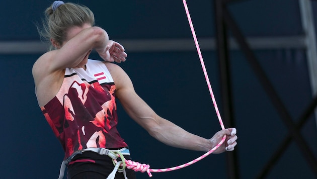 Tears of joy for Jessica Pilz (Bild: AP)