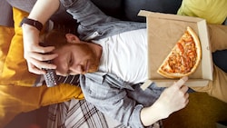 Wer im Krankenstand nur eine gemütliche Auszeit nimmt, soll Konsequenzen merken.