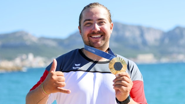 Valentin Bontus celebrated his gold medal in the Formula Kite with beer and Nutella pancakes. (Bild: GEPA pictures)