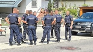 Rasch war die Polizei an mehreren Orten im Großeinsatz.