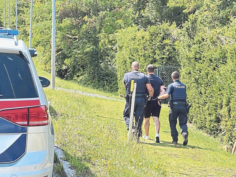 His accomplice in the BMW was arrested in Mannersdorf. (Bild: Christian Schulter)