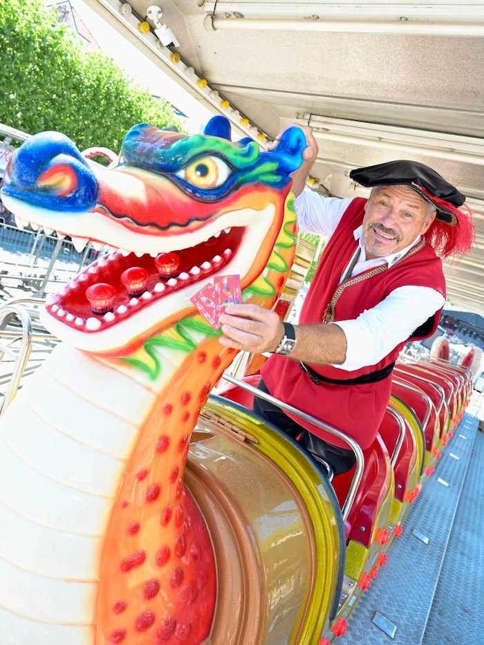 Town magistrate Siegi Kreuzweger took care of the showmen as well as many other tasks.