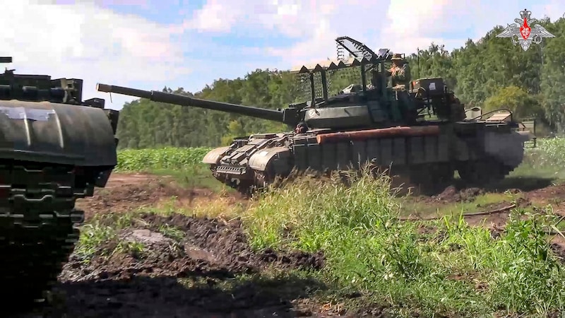 Panzer in der Oblast Kursk (Bild: ASSOCIATED PRESS)