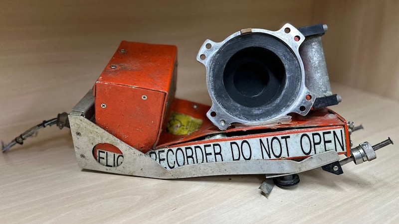 The Brazilian investigators hope to gain insights into the cause of the accident via the recovered black box. (Bild: APA/AFP)