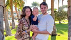 Edi und Mark mit ihrem Sohn Jamie – die junge Familie wurde aus den Trümmern gerettet.  