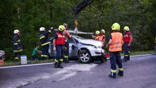 Die Florianis mussten drei Unfallautos bergen.