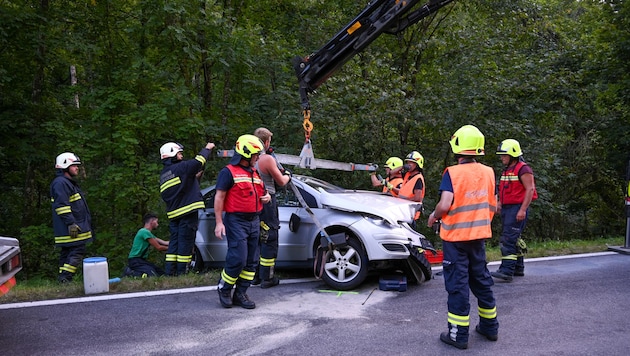 The Florianis had to recover three cars involved in the accident. (Bild: TEAM FOTOKERSCHI / AMATO GABRIEL)